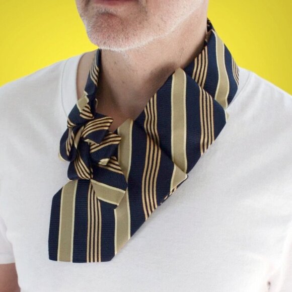 Striped Ascot - - Picture 2 of 7